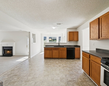 6163 Remington Park - Photo Thumbnail 6
