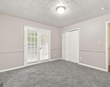 1166 Shoreham Drive - Photo Thumbnail 8