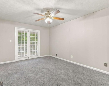 1166 Shoreham Drive - Photo Thumbnail 11