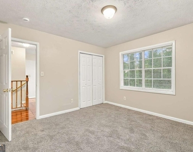 1166 Shoreham Drive - Photo Thumbnail 9