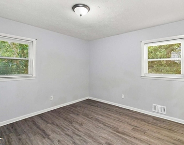 10200 Top Tree Court - Photo Thumbnail 9