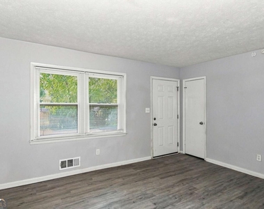 10200 Top Tree Court - Photo Thumbnail 5