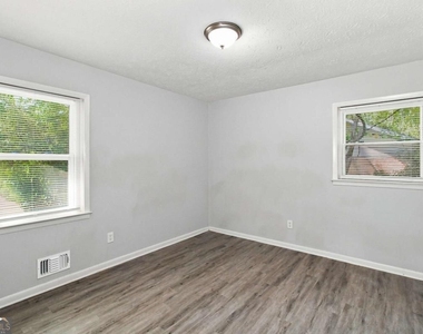 10200 Top Tree Court - Photo Thumbnail 8