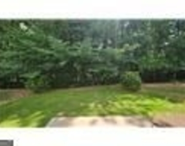 3060 Kentmere Drive - Photo Thumbnail 8