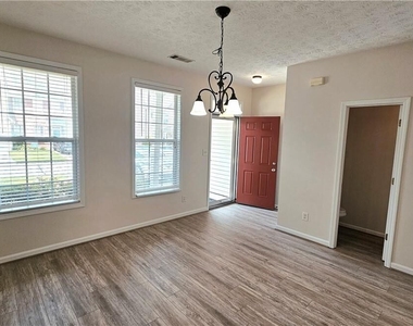 3060 Kentmere Drive - Photo Thumbnail 1