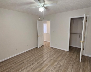 3060 Kentmere Drive - Photo Thumbnail 21