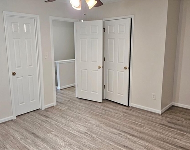 3060 Kentmere Drive - Photo Thumbnail 19