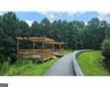 3060 Kentmere Drive - Photo Thumbnail 26