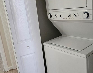 3060 Kentmere Drive - Photo Thumbnail 22