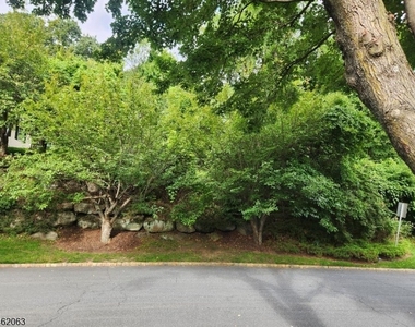 45 Bridle Way - Photo Thumbnail 1