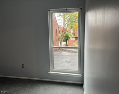 23 Bloomingdale Dr - Photo Thumbnail 14