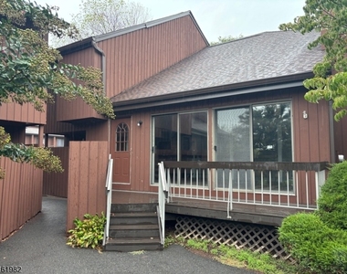 23 Bloomingdale Dr - Photo Thumbnail 1