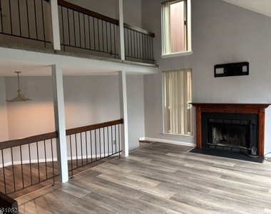 23 Bloomingdale Dr - Photo Thumbnail 9
