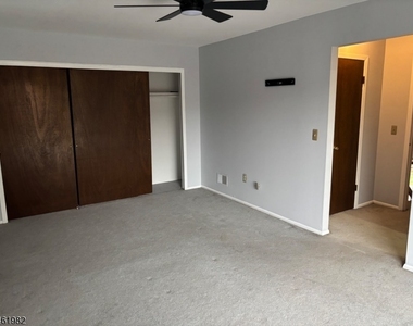 23 Bloomingdale Dr - Photo Thumbnail 16