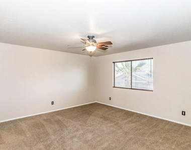 1449 E 11th Street - Photo Thumbnail 12