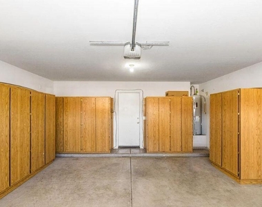 1449 E 11th Street - Photo Thumbnail 22