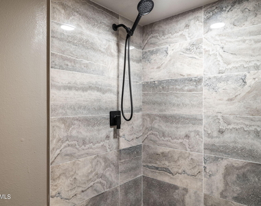 8841 N 8th Street - Photo Thumbnail 10