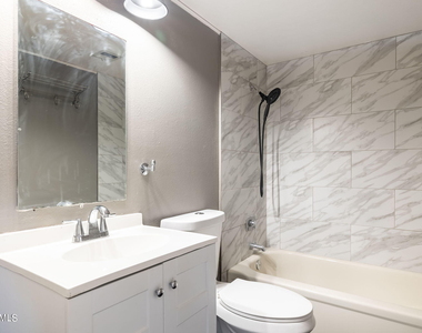 8841 N 8th Street - Photo Thumbnail 13