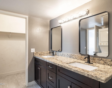 8841 N 8th Street - Photo Thumbnail 7