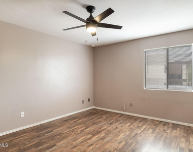 8841 N 8th Street - Photo Thumbnail 5