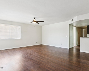 8841 N 8th Street - Photo Thumbnail 15