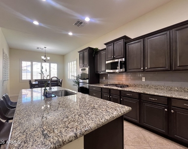 2208 E Indian Wells Drive - Photo Thumbnail 8