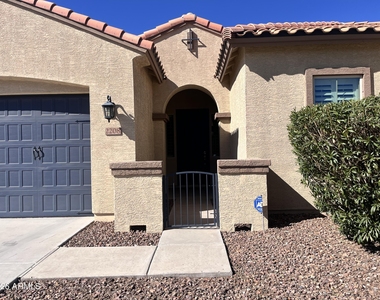 2208 E Indian Wells Drive - Photo Thumbnail 4