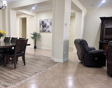 2208 E Indian Wells Drive - Photo Thumbnail 15