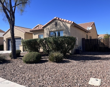 2208 E Indian Wells Drive - Photo Thumbnail 2