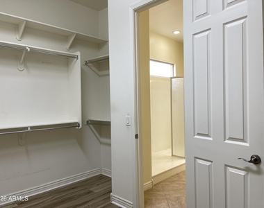 2208 E Indian Wells Drive - Photo Thumbnail 32
