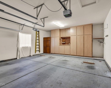 902 E Madeline Drive - Photo Thumbnail 22