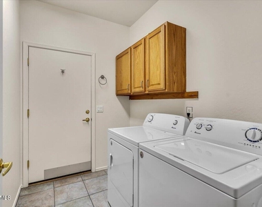 902 E Madeline Drive - Photo Thumbnail 21