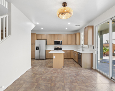 16018 N 171st Drive - Photo Thumbnail 11