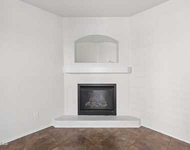 16018 N 171st Drive - Photo Thumbnail 6