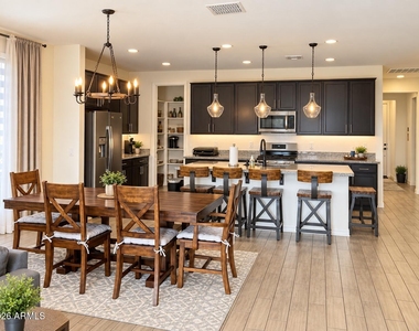 8365 S 165th Avenue - Photo Thumbnail 5
