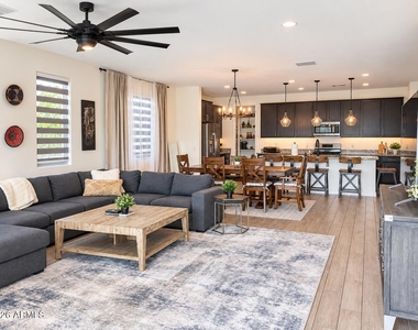 8365 S 165th Avenue - Photo Thumbnail 7