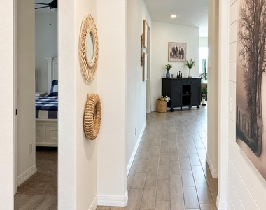 8365 S 165th Avenue - Photo Thumbnail 1