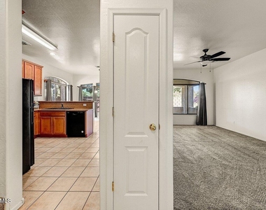 2600 E Springfield Place - Photo Thumbnail 4