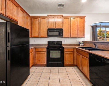 2600 E Springfield Place - Photo Thumbnail 9