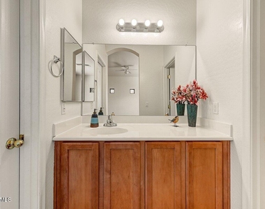 2600 E Springfield Place - Photo Thumbnail 17