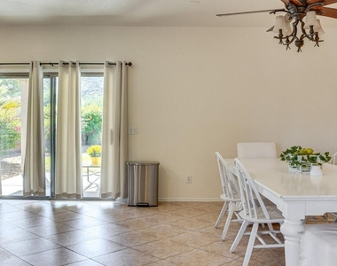 1117 E Milada Drive - Photo Thumbnail 6