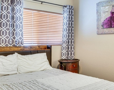 1117 E Milada Drive - Photo Thumbnail 13