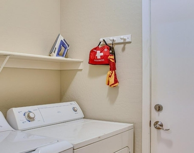 1117 E Milada Drive - Photo Thumbnail 15
