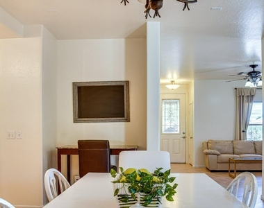 1117 E Milada Drive - Photo Thumbnail 5