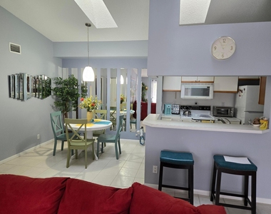 2516 Se Anchorage Cove Se - Photo Thumbnail 1