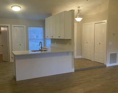 1866 Sw Effland Avenue - Photo Thumbnail 2
