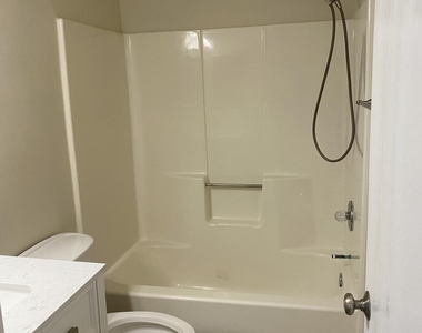 1866 Sw Effland Avenue - Photo Thumbnail 19