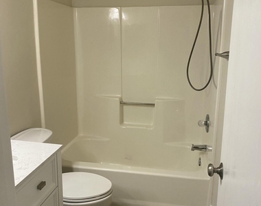 1866 Sw Effland Avenue - Photo Thumbnail 21