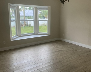 1866 Sw Effland Avenue - Photo Thumbnail 24