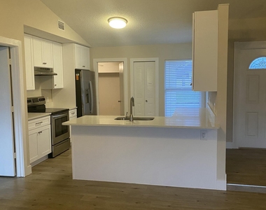 1866 Sw Effland Avenue - Photo Thumbnail 4